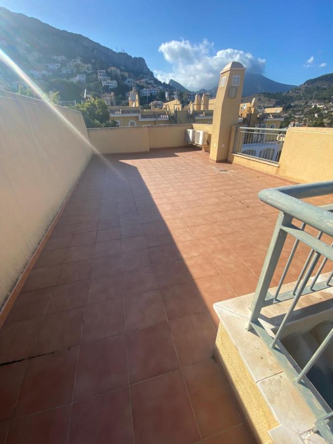 Chalet Adosado Con Vistas Al Mar Calpe Bagian luar foto