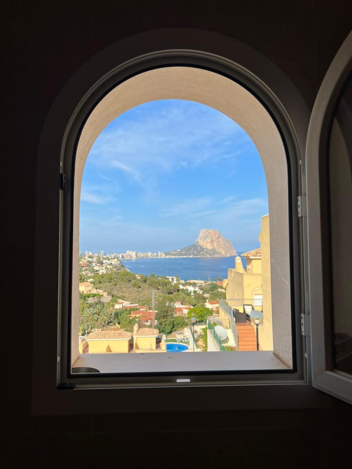 Chalet Adosado Con Vistas Al Mar Calpe Bagian luar foto