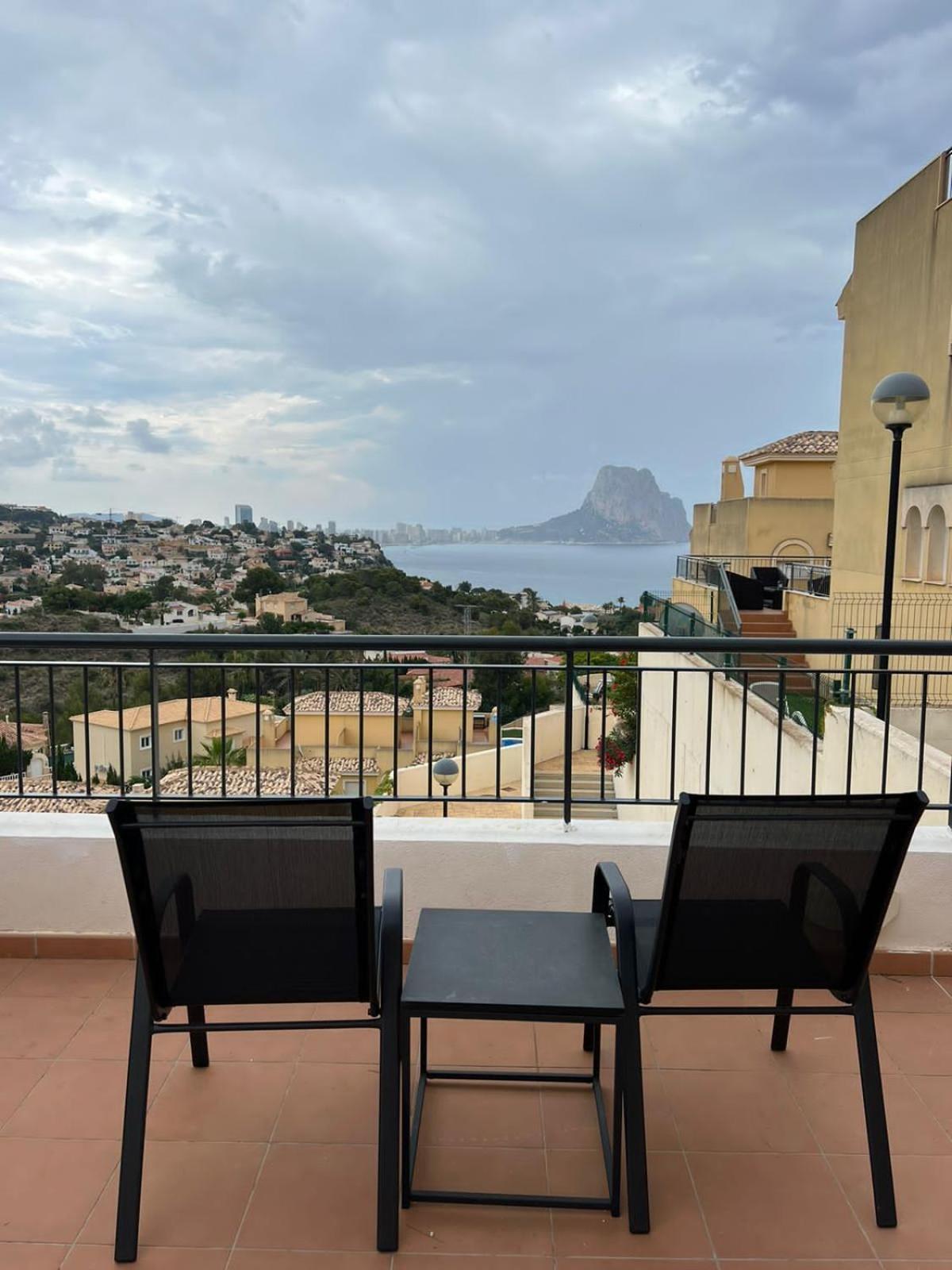 Chalet Adosado Con Vistas Al Mar Calpe Bagian luar foto