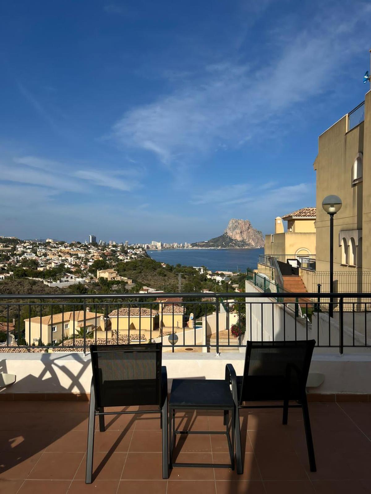Chalet Adosado Con Vistas Al Mar Calpe Bagian luar foto