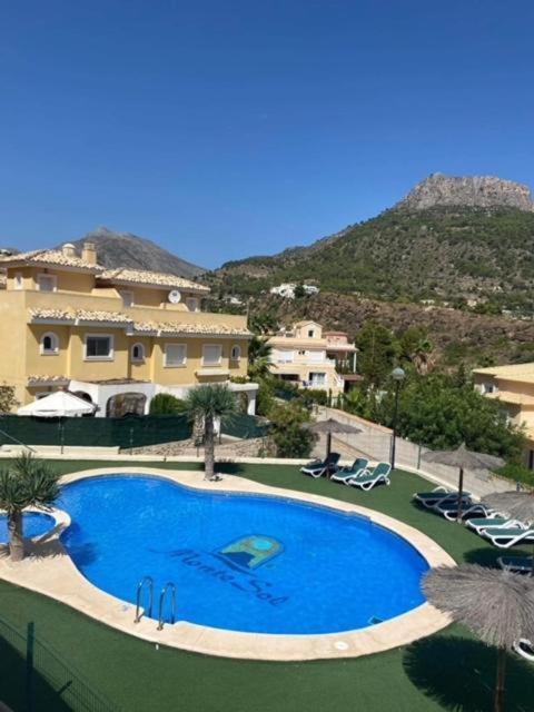 Chalet Adosado Con Vistas Al Mar Calpe Bagian luar foto